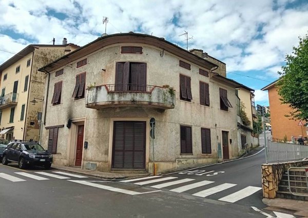 casa indipendente in vendita a Vaiano