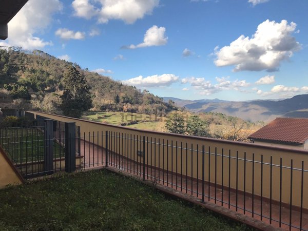 appartamento in vendita a Vaiano in zona Schignano