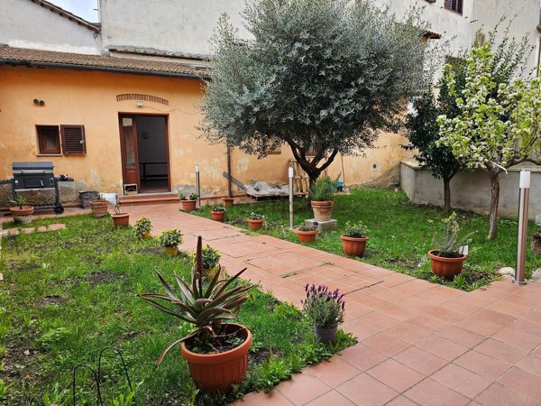 casa indipendente in vendita a Vaiano in zona La Briglia