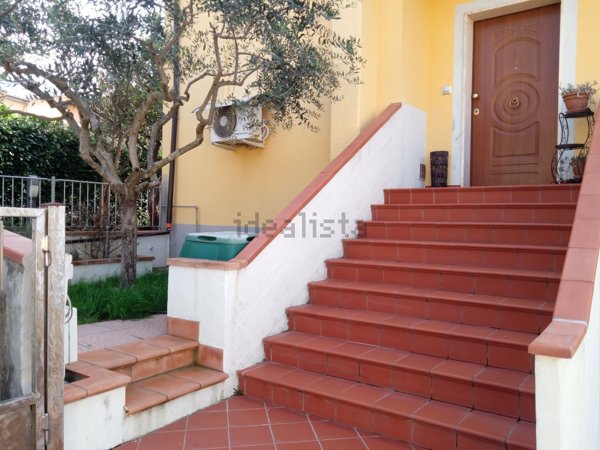 casa indipendente in vendita a Vaiano