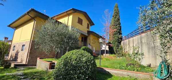 casa indipendente in vendita a Vaiano