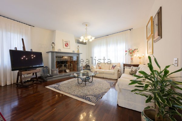 casa indipendente in vendita a Vaiano in zona Faltugnano