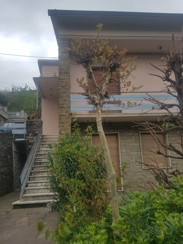 casa indipendente in vendita a Vaiano