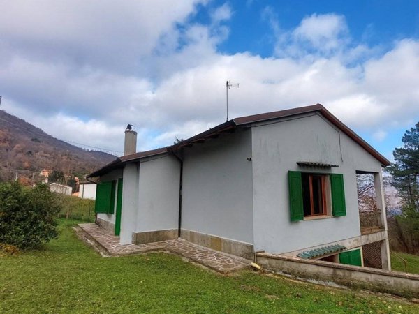 casa indipendente in vendita a Vaiano