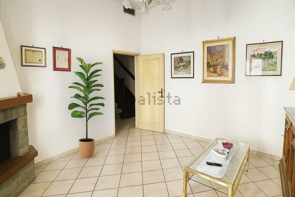 casa indipendente in vendita a Vaiano