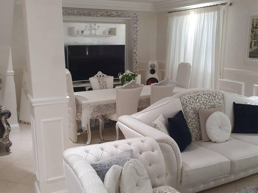 casa indipendente in vendita a Vaiano in zona Schignano