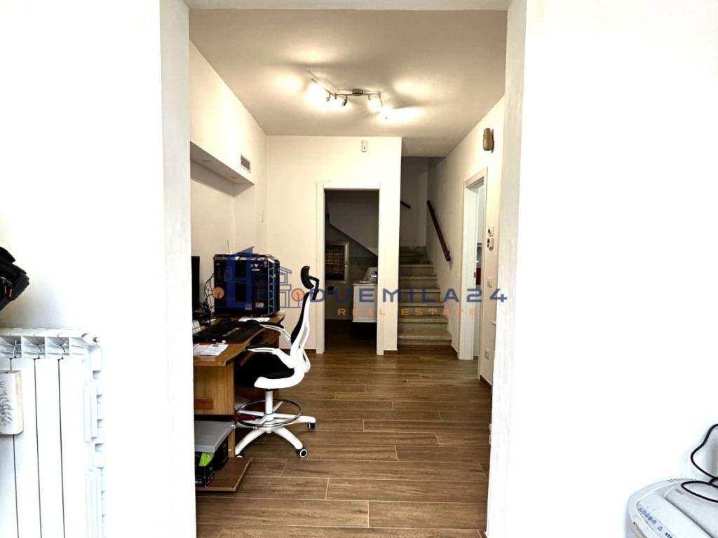 casa indipendente in vendita a Vaiano in zona Gamberame