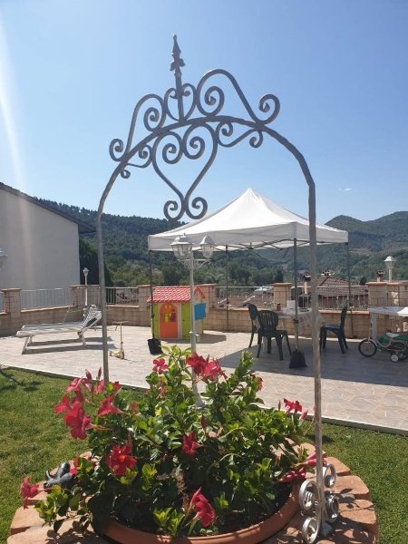 casa indipendente in vendita a Vaiano