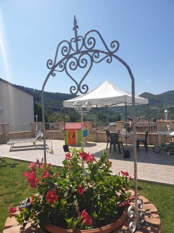 casa indipendente in vendita a Vaiano