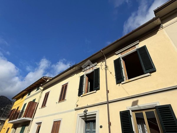 casa indipendente in vendita a Vaiano