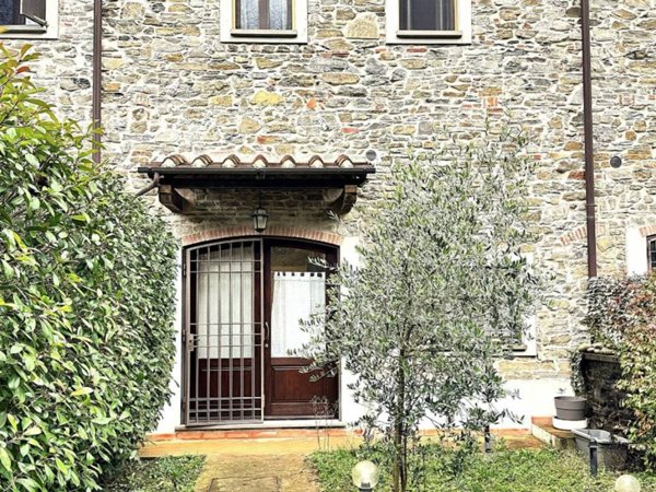 casa indipendente in vendita a Vaiano