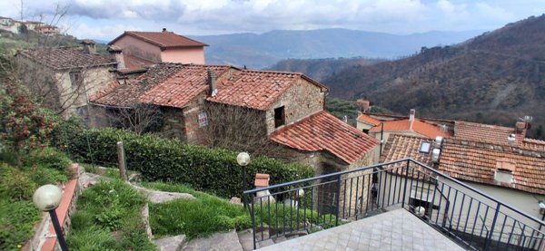 casa indipendente in vendita a Vaiano