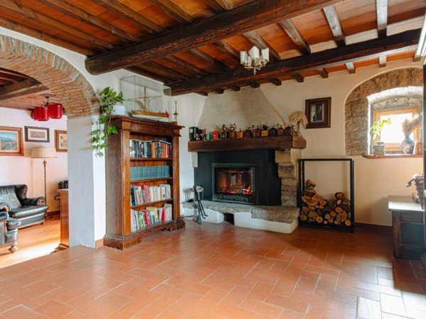 casa indipendente in vendita a Vaiano