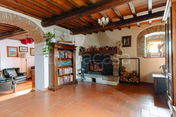 casa indipendente in vendita a Vaiano