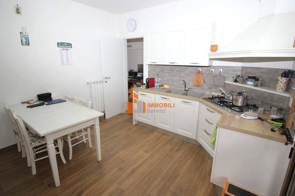 casa indipendente in vendita a Vaiano in zona Gamberame