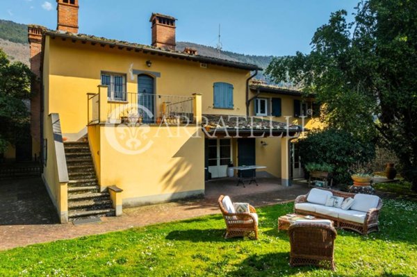 casa indipendente in vendita a Vaiano in zona Faltugnano