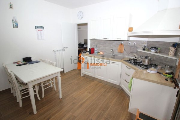 casa indipendente in vendita a Vaiano in zona Gamberame