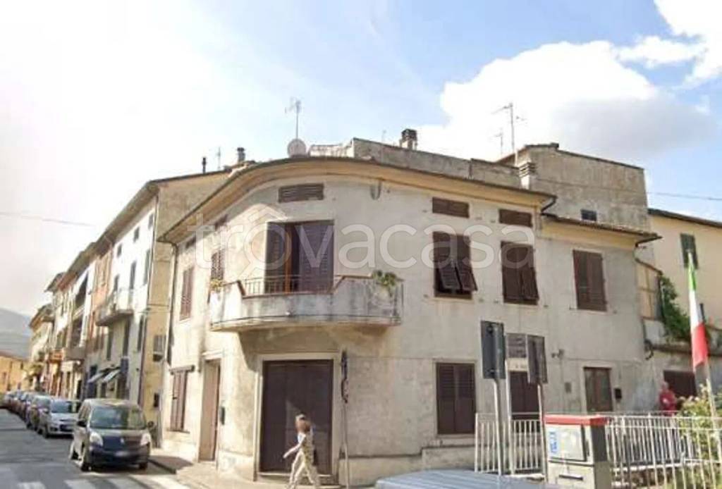 casa indipendente in vendita a Vaiano