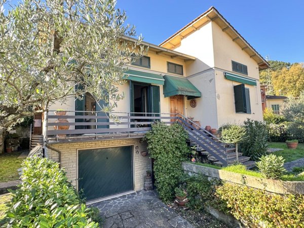casa indipendente in vendita a Vaiano