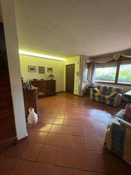 casa indipendente in vendita a Vaiano