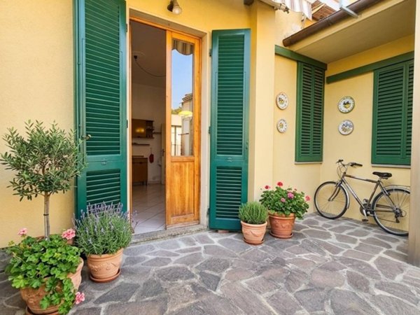 casa indipendente in vendita a Vaiano