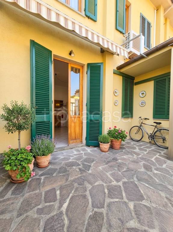 casa indipendente in vendita a Vaiano