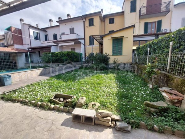 casa indipendente in vendita a Vaiano