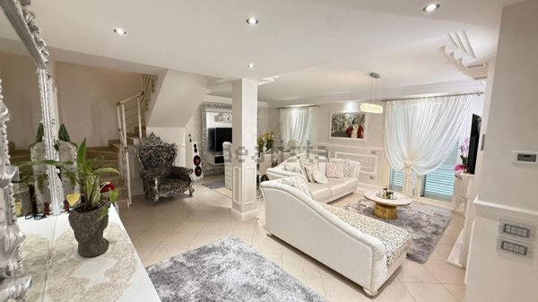 casa indipendente in vendita a Vaiano