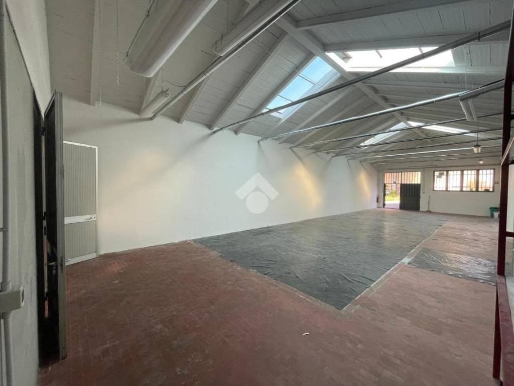 negozio in vendita a Vaiano