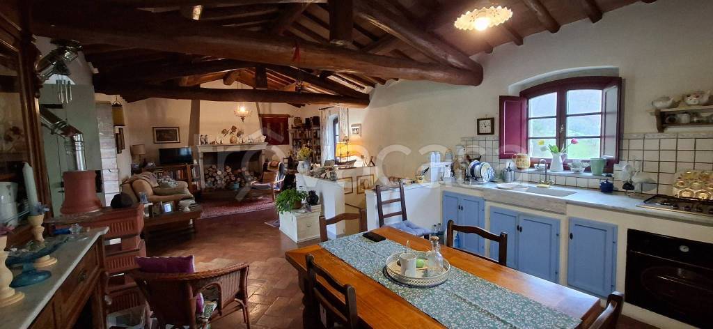 casa indipendente in vendita a Vaiano