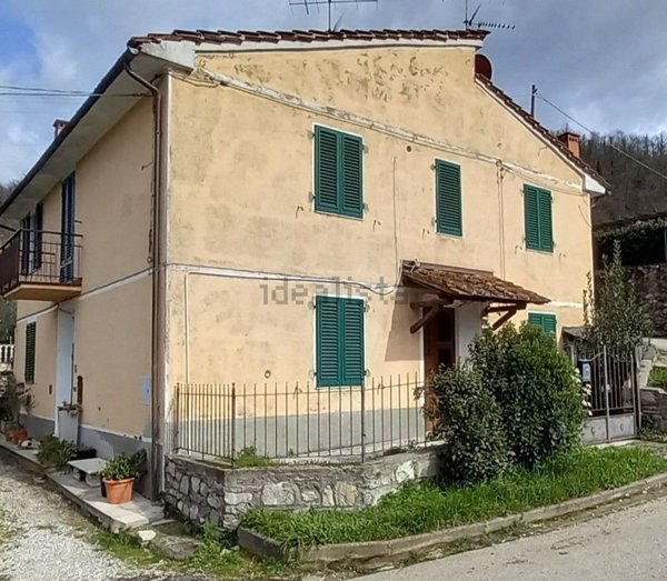 casa indipendente in vendita a Vaiano