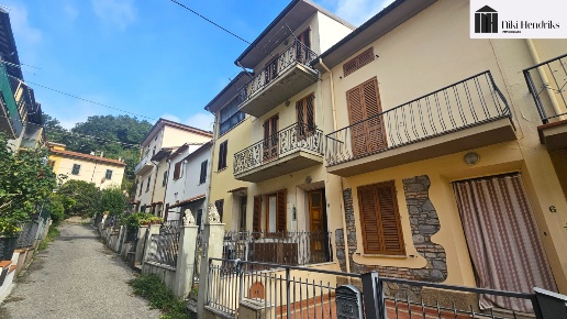 intera palazzina in vendita a Vaiano in zona La Briglia
