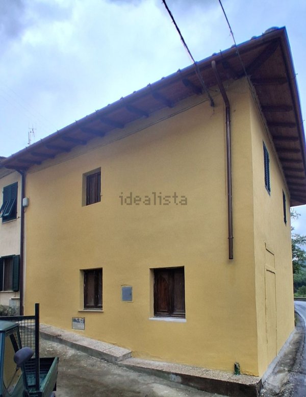 casa indipendente in vendita a Vaiano in zona Sofignano