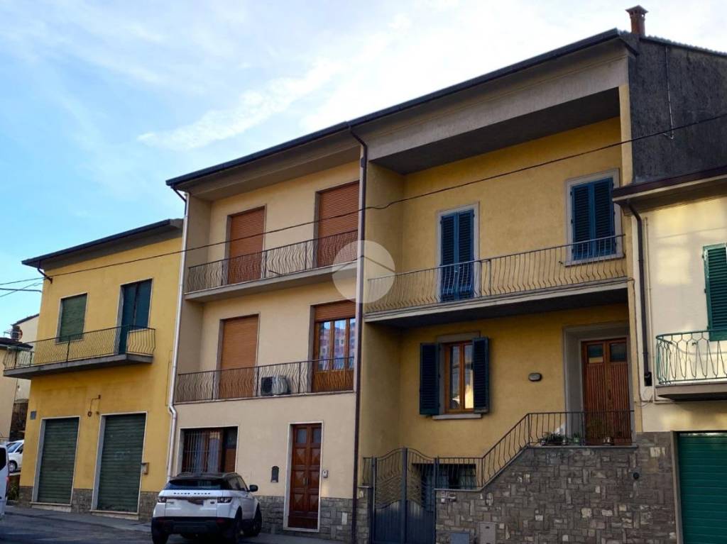 casa indipendente in vendita a Vaiano