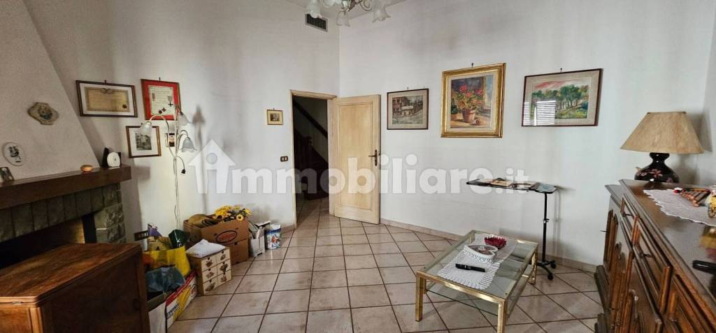casa indipendente in vendita a Vaiano