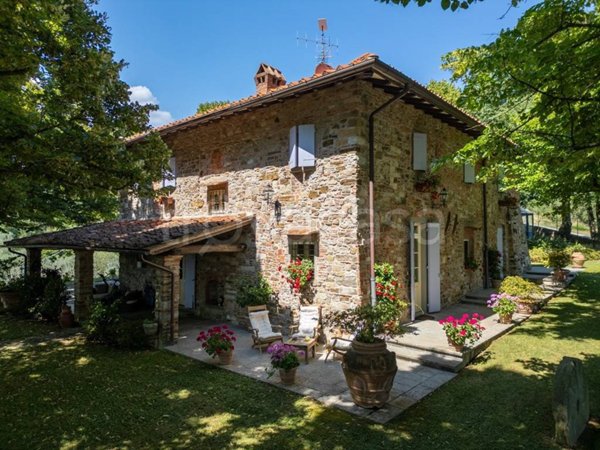 casa indipendente in vendita a Vaiano in zona Sofignano