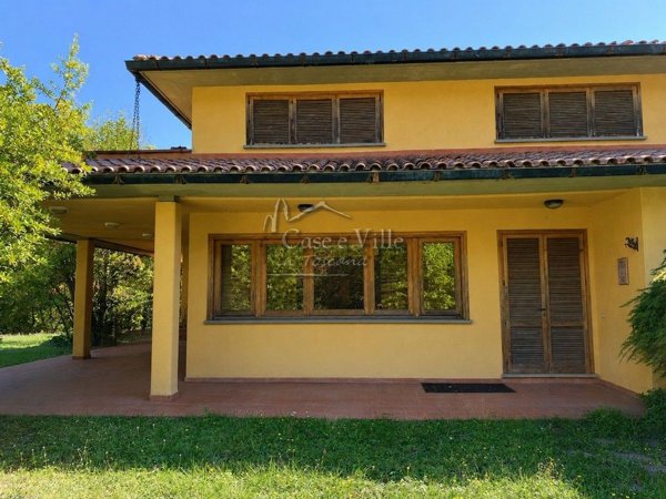 casa indipendente in vendita a Vaiano