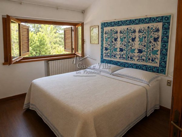 casa indipendente in vendita a Vaiano in zona Schignano