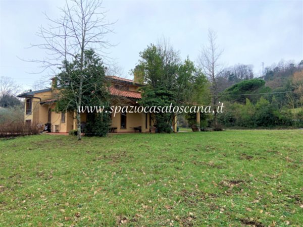 casa indipendente in vendita a Vaiano