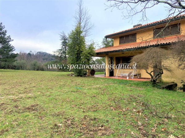 casa indipendente in vendita a Vaiano