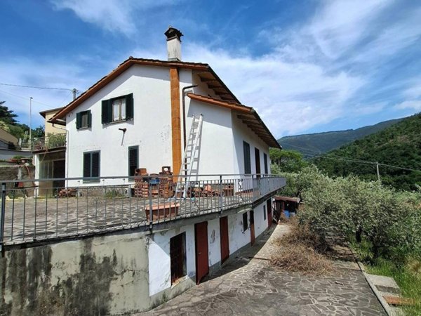 casa indipendente in vendita a Vaiano in zona Tignamica