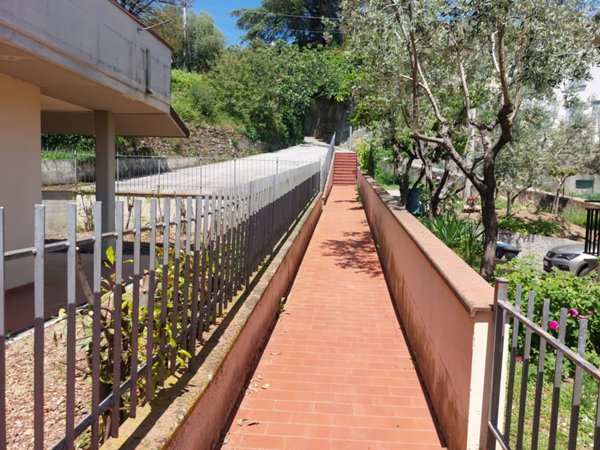 appartamento in vendita a Vaiano in zona Schignano