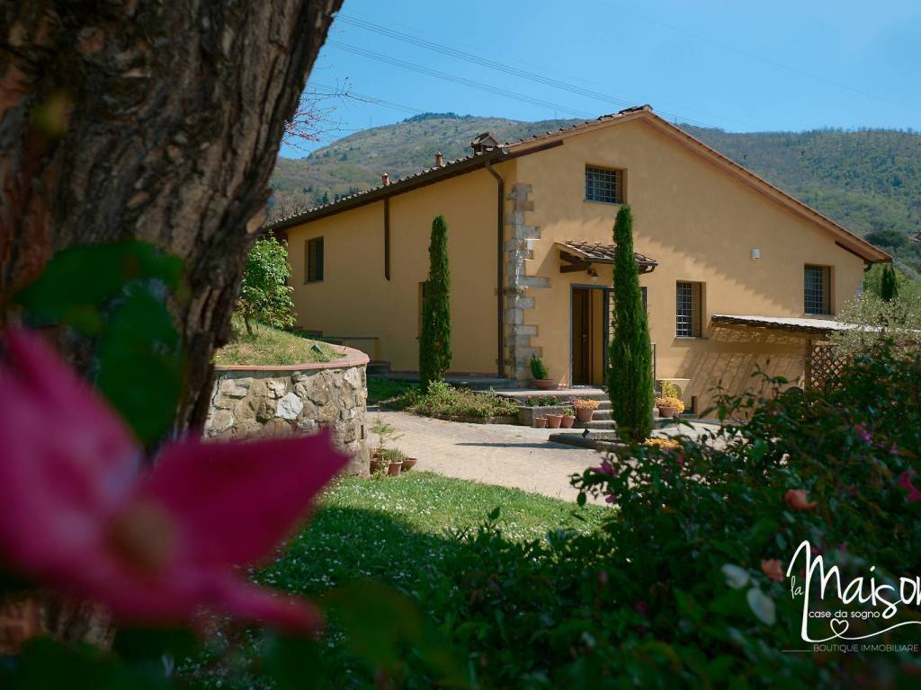 casa indipendente in vendita a Vaiano