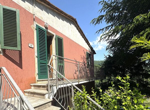 casa indipendente in vendita a Vaiano