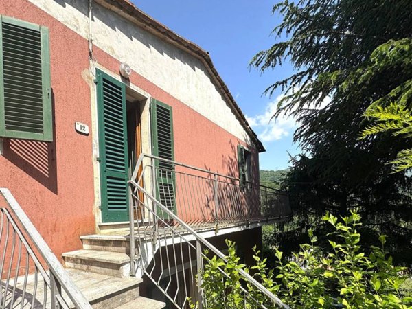 casa indipendente in vendita a Vaiano