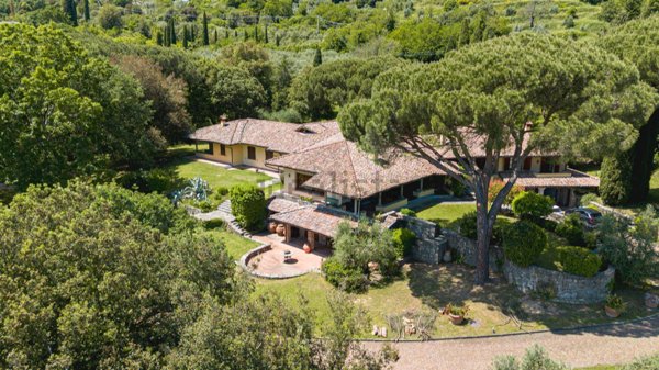 casa indipendente in vendita a Vaiano
