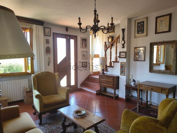 casa indipendente in vendita a Vaiano