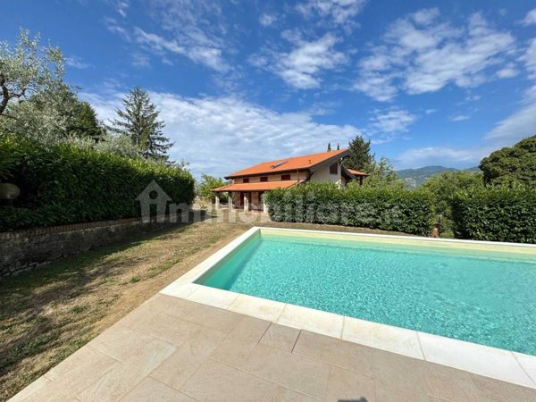 casa indipendente in vendita a Vaiano in zona Sofignano