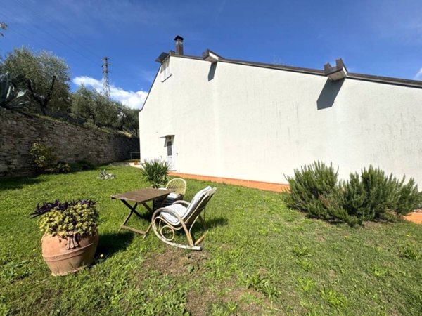 casa indipendente in vendita a Vaiano