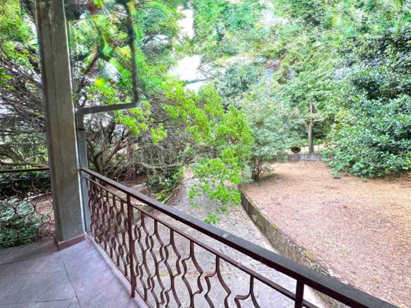 casa indipendente in vendita a Vaiano in zona Schignano
